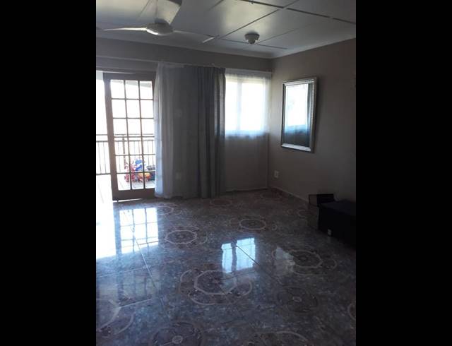 2 BEDROOM PROPERTY TO RENT IN MEER EN SEE